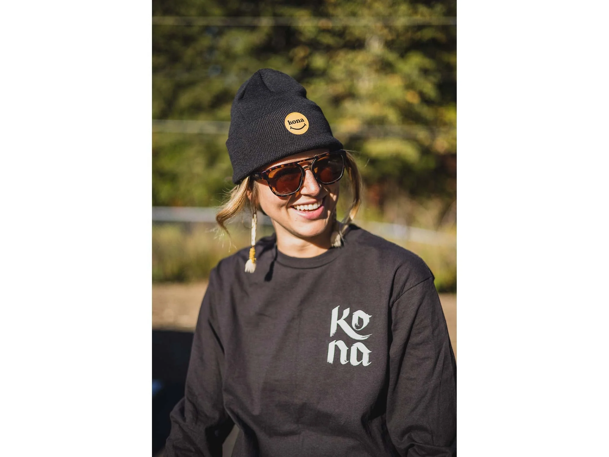 70-be-happy-beanie-1.webp