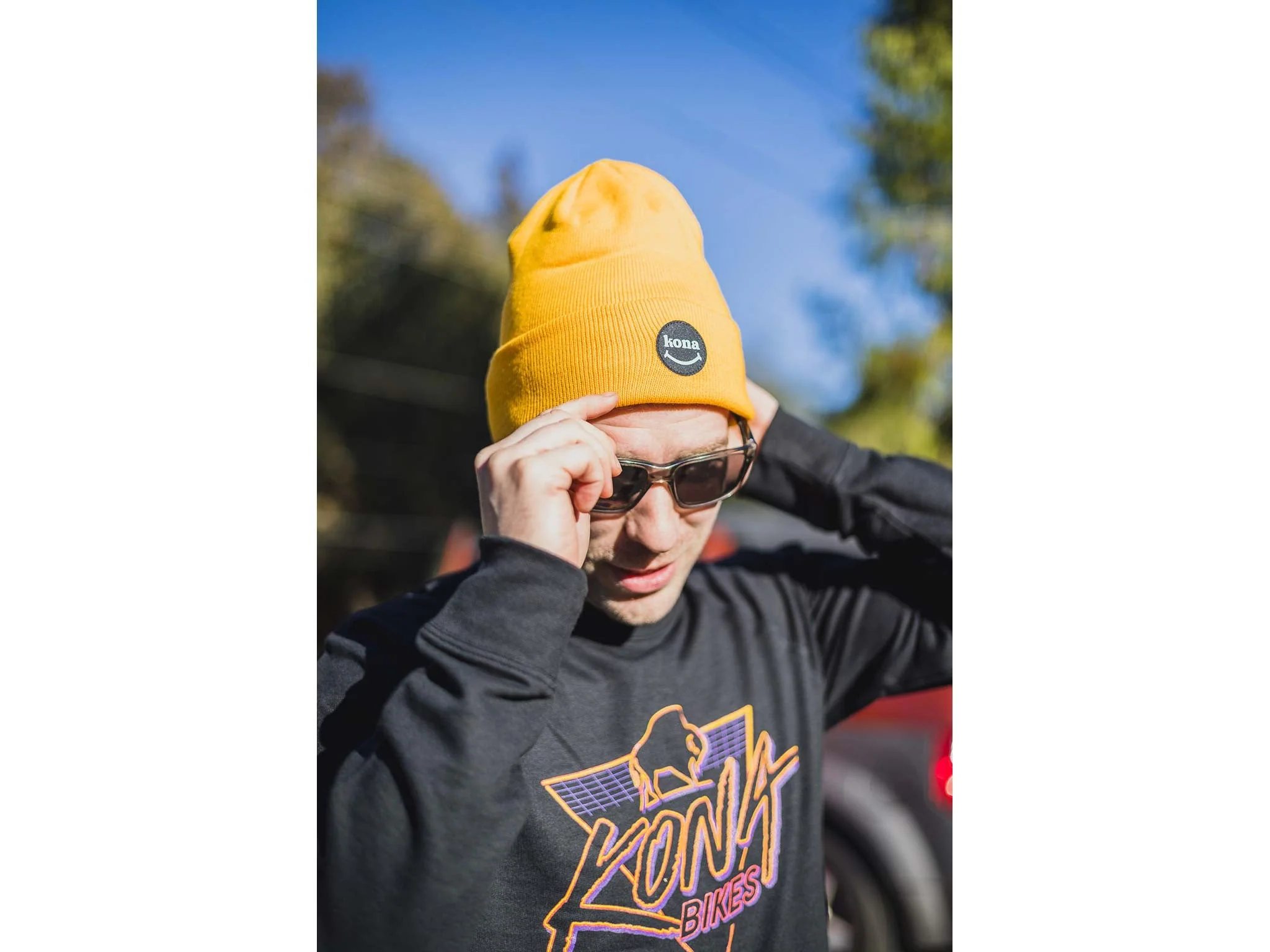 70-be-happy-beanie-1.webp
